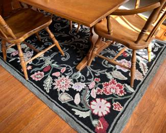 Hand-hooked area rug, 100% wool, 5’ x 8’.