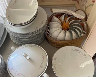 Closer look at some of the pieces of Noritake china
(“Bellemead” pattern).