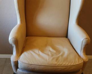 Traditional Style Wing Chair 