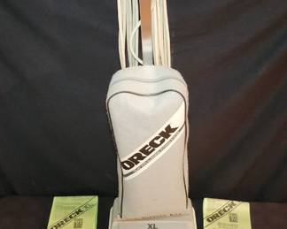 Oreck Xl Vacuum And Bags 