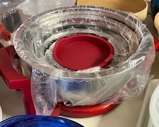 Brand new Aluminum mixing bowls with lids & stand
