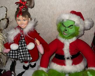 • Cindy Lou Doll • The Grinch Doll