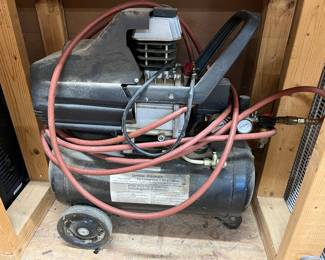 Central pneumatic air compressor
