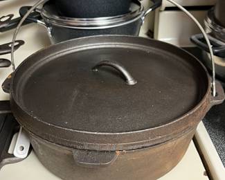 Large Cast iron dutch oven