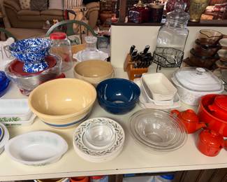 • Pottery bowls • Pyrex bowls • Corning ovenware