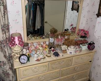 Child’s Dresser with mirror 