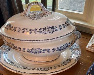 T. Till & Sons Blue white Soup Tureen 