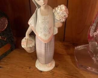 Lladro Girl - Lupita Flower Bouquet/Apple Basket