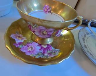 Bone China Floral and Gold Teacup & Saucer - Radford 