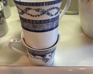 Vintage Queen's Est 1795 