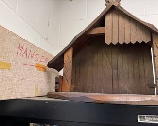 Manger and figurines