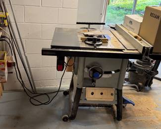 Delta table saw