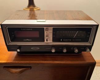 Vintage Zenith solid state radio