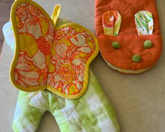Vintage oven mits