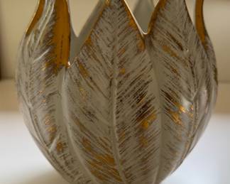 Royal Haeger gold tweed vase