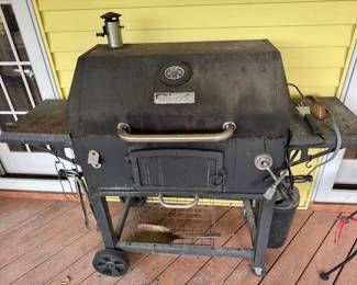Natural gas grill