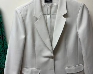 Crisp white vintage women’s blazer