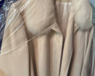 Fur collar vintage coat