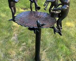 Musical frogs bird bath