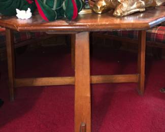 Old hickory 6 sided dining table