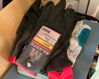 Gloves 
