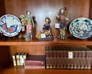 Chinese wucai porcelain ceramic figurines, Modern Eloquence Book set