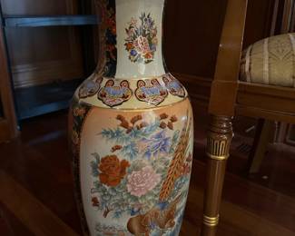 Famille Rose style vase