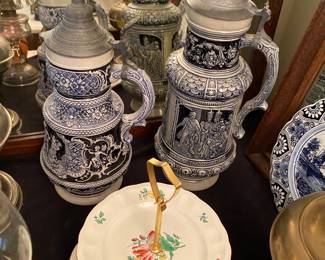 Large litter plus beer, Steins