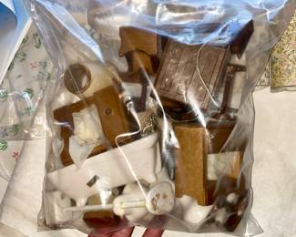 Dollhouse accessories