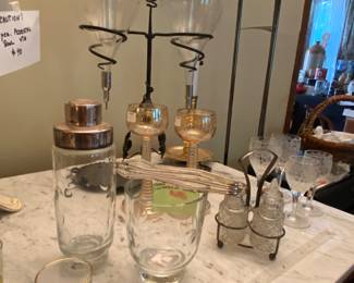 Double wine dispenser, German/Swiss