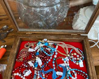 Pearl necklaces, mini with sterling silver class