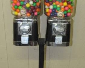 Beaver 25 Cent Double Gumball Machine on Stand w/Key
