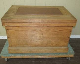 Carpenters Tool Chest w/Lots of Tools Inside