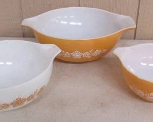 Vintage Pyrex Bowls