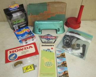 Collectibles Box Lot