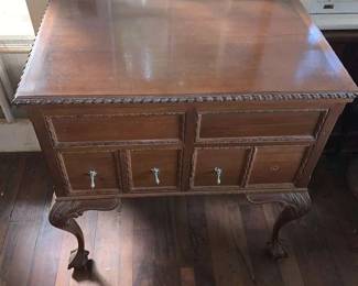 TTT087 Wooden Desk/Storage Chest w/Vintage Vinyl Records