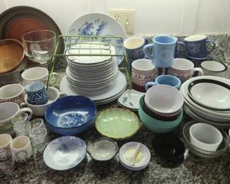 TTT263 Various Glassware And Dining Plates 