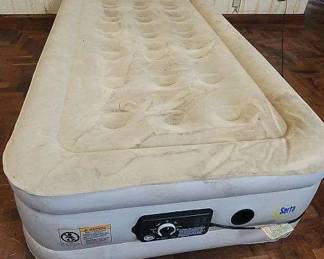 TTT133 - Serta Comfort Air Mattress with Inflator
