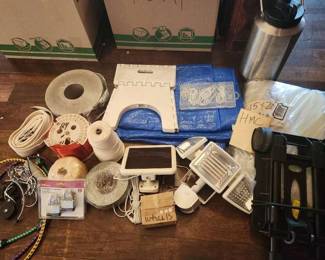 TTT095 Mystery Handy Household Goods Lot