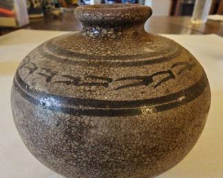 TTT539-Beautiful Piece Of Decorative Pottery 