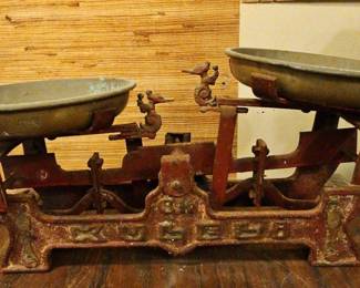 TTT493-Vintage "KULEL" Balance Scale