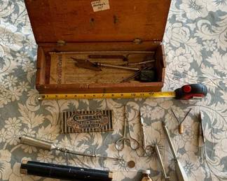 TTT114 Antique Horse Doctor's Kit