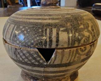 TTT542-Thailand Sawankhalok Covered Round Jar Pottery
