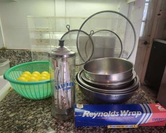 TTT275 Various Kitchenware