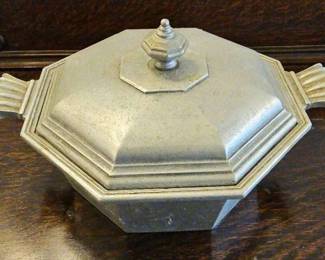 TTT282-International Silver Company Pewter Rustic Farmhouse Covered Casserole Dish W/lid