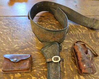 TTT611-Vintage Wild West Cowboy Leather Gun Holster And Belt