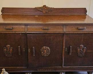 TTT085-Absolutely Beautiful Oak Banquet Server/Sidetable/Dresser