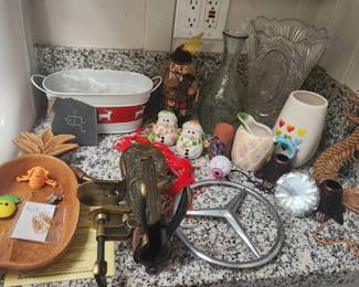 TTT330 Assorted Decor