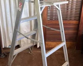 TTT445- Keller 5 Foot Metal Ladder