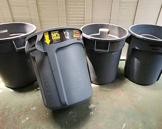 TTT592 - Trash Cans (4)